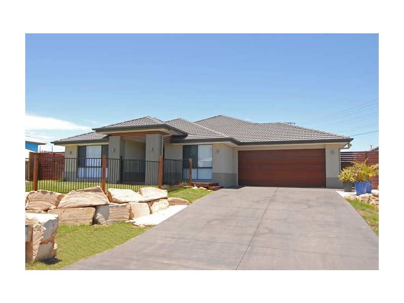 14 Lennox Close, Manly West QLD 4179