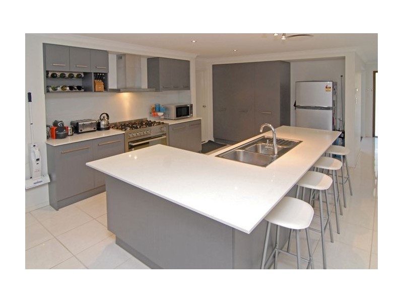 14 Lennox Close, Manly West QLD 4179