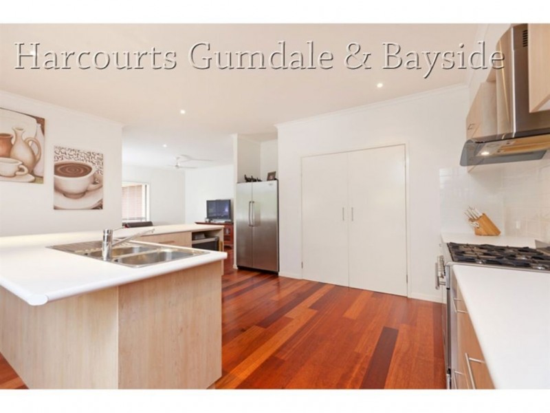 77 Brokenwood Circuit, Gumdale QLD 4154