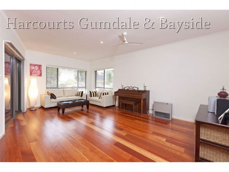 77 Brokenwood Circuit, Gumdale QLD 4154