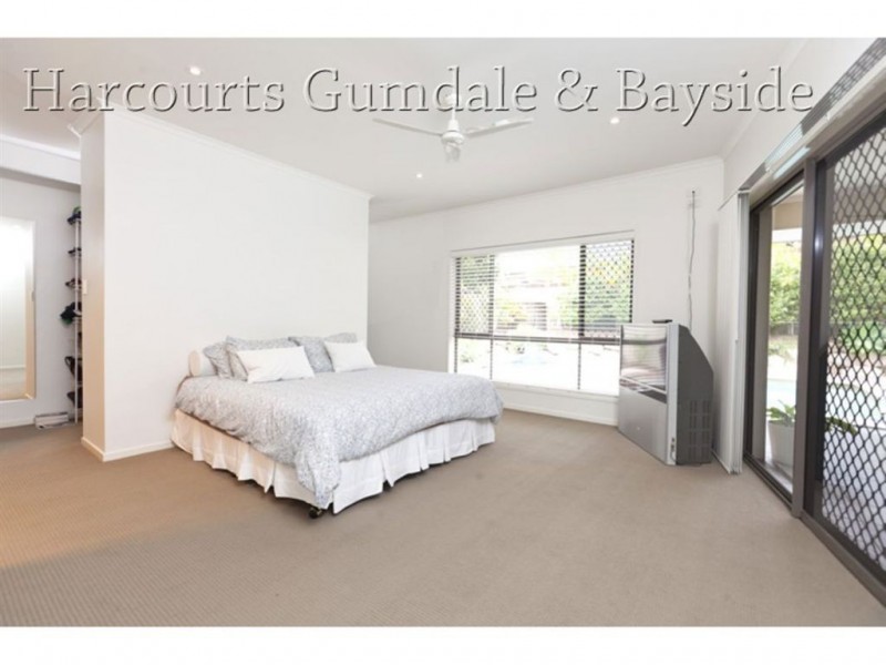 77 Brokenwood Circuit, Gumdale QLD 4154