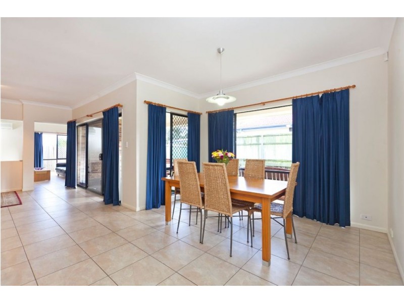 39 Ivy Crescent, Wakerley QLD 4154