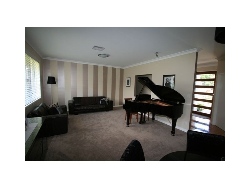 11 Robin Close, Wakerley QLD 4154