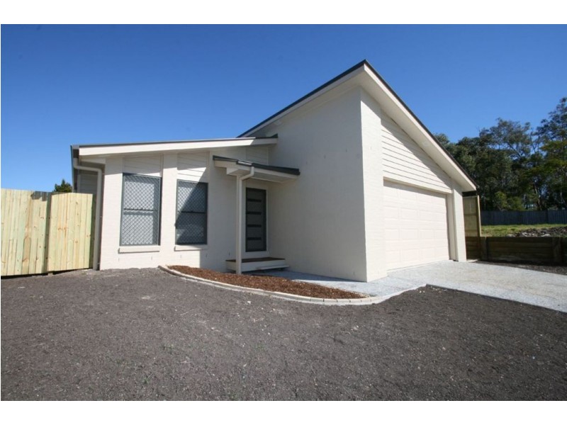 4 Ladbroke Street, Wakerley QLD 4154