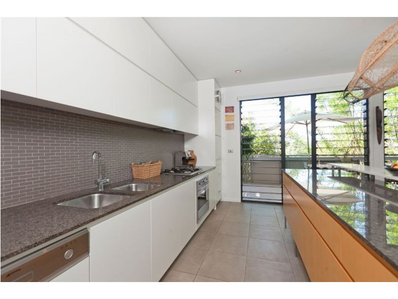 3 Dock Lane, Bulimba QLD 4171