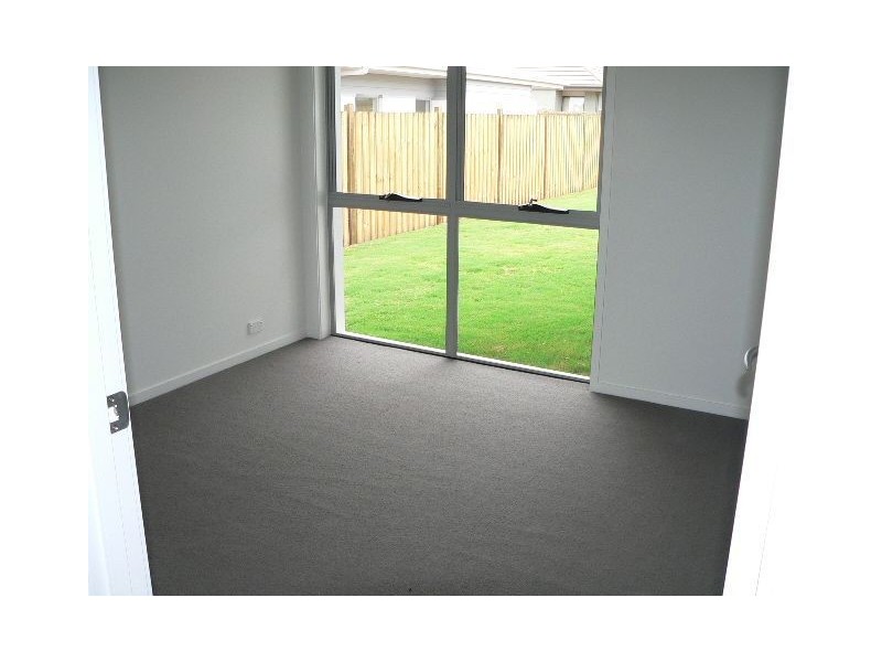 33 Watervale Parade, Wakerley QLD 4154