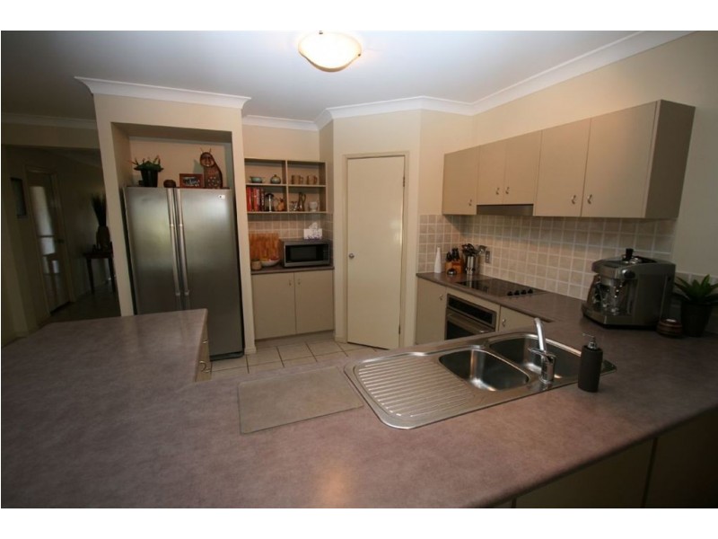 10 Springall Place, Wakerley QLD 4154