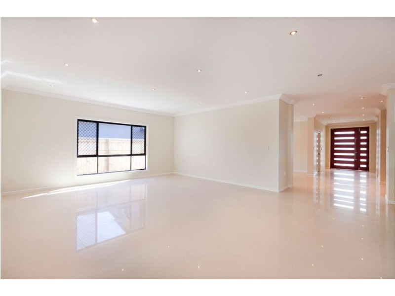 4 Habitat Drive, Wakerley QLD 4154