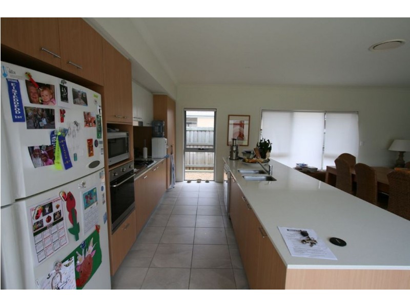 19 Watervale Parade, Wakerley QLD 4154