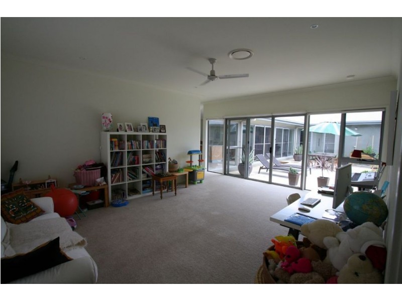 19 Watervale Parade, Wakerley QLD 4154