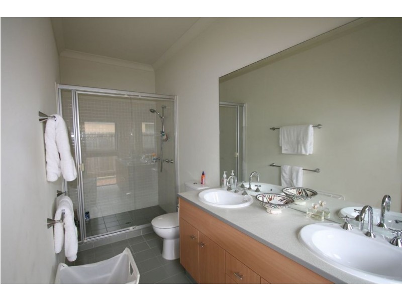 19 Watervale Parade, Wakerley QLD 4154