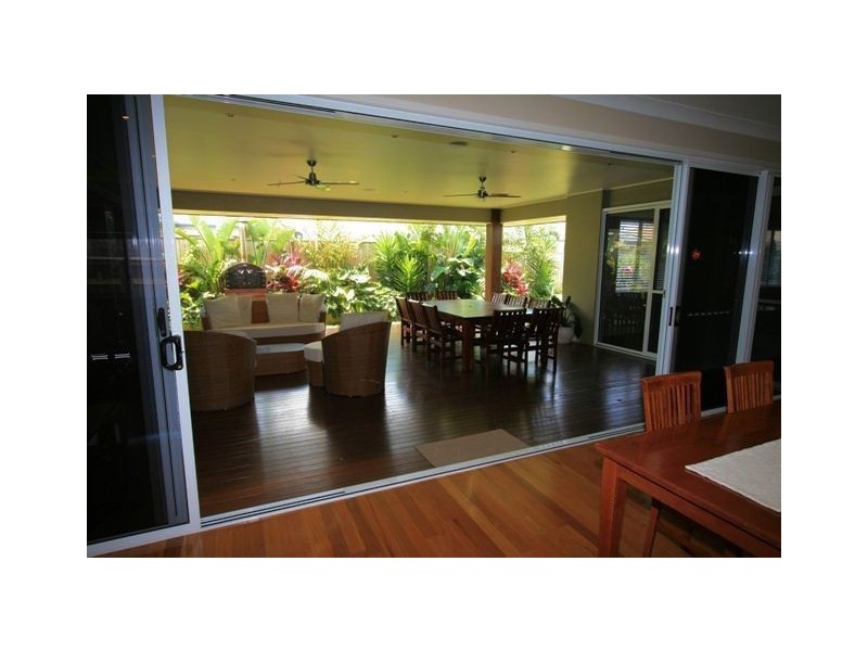 11 Robin Close, Wakerley QLD 4154