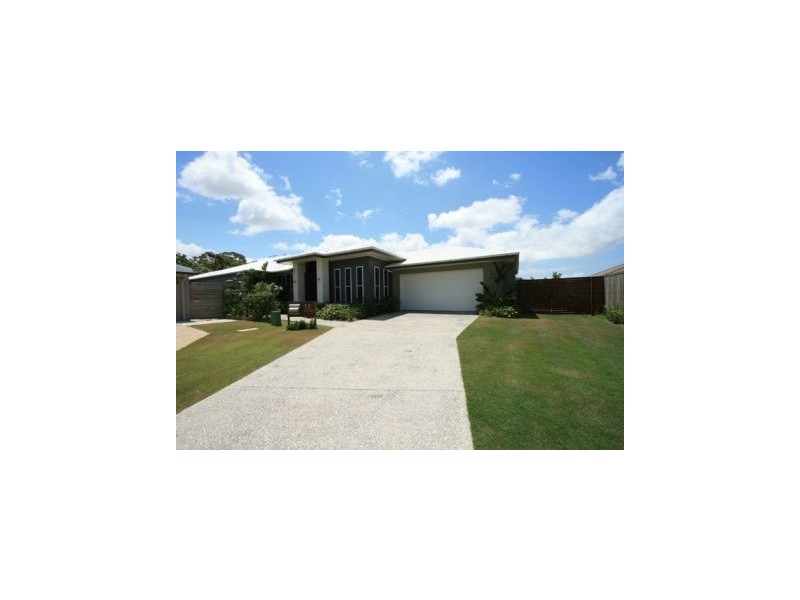 11 Robin Close, Wakerley QLD 4154
