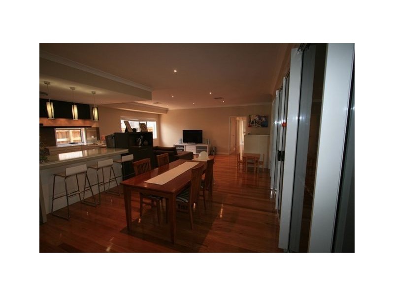 11 Robin Close, Wakerley QLD 4154