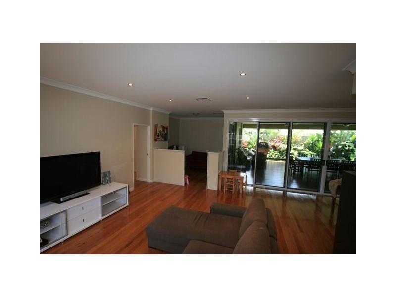 11 Robin Close, Wakerley QLD 4154
