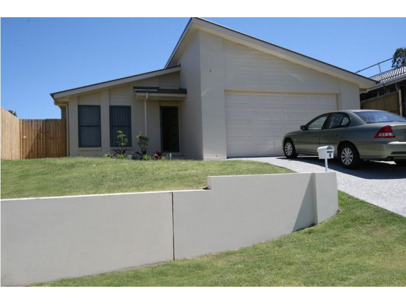 4 Ladbroke Street, Wakerley QLD 4154