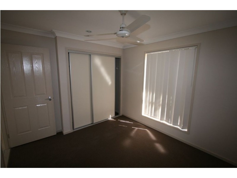 4 Ladbroke Street, Wakerley QLD 4154