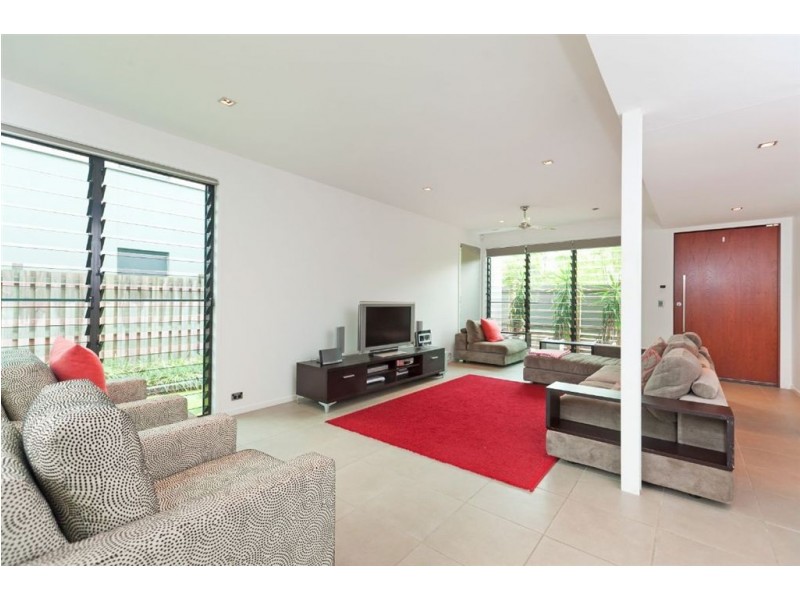 42 Waterline Crescent, Bulimba QLD 4171