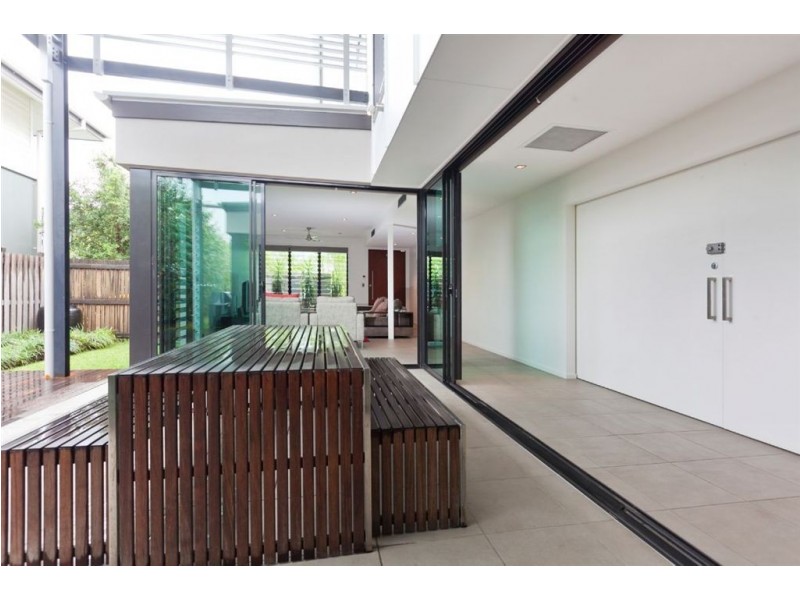 42 Waterline Crescent, Bulimba QLD 4171