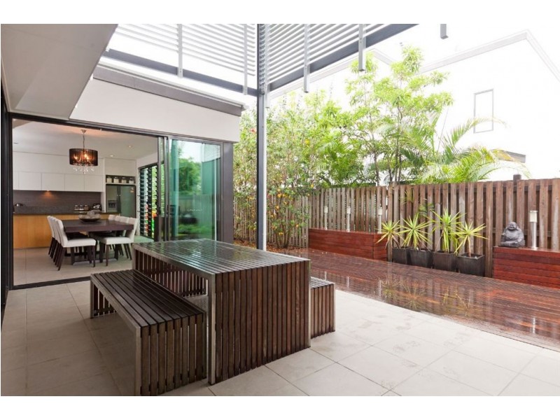 42 Waterline Crescent, Bulimba QLD 4171