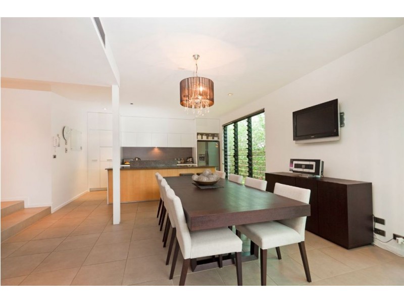 42 Waterline Crescent, Bulimba QLD 4171