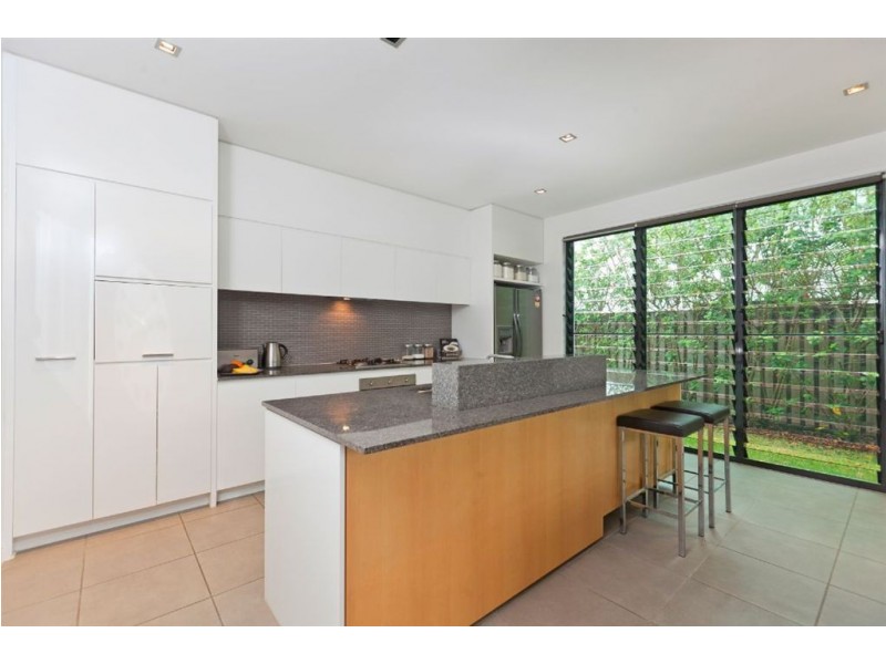 42 Waterline Crescent, Bulimba QLD 4171