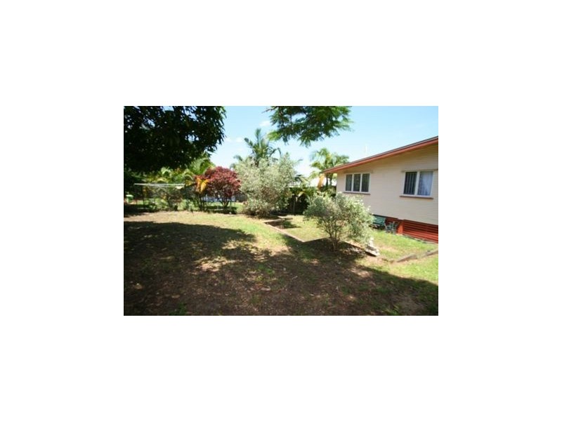 12 Wyeth Street, Wynnum QLD 4178