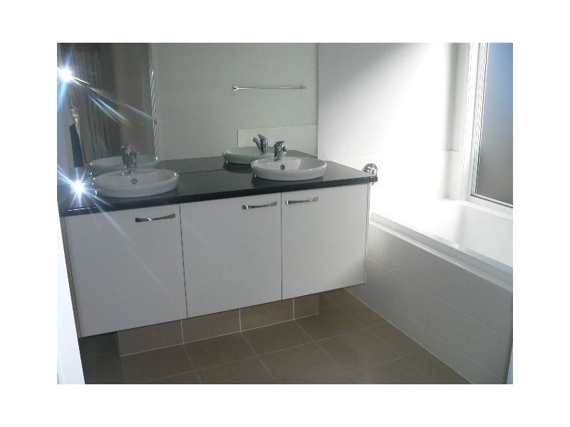 16 Wassell Street, Wynnum QLD 4178