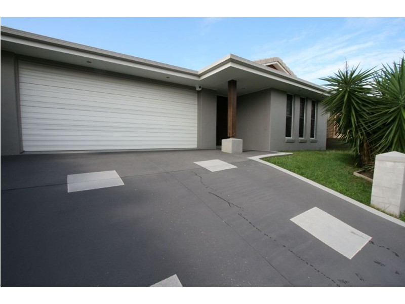17 Olsen Court, Wakerley QLD 4154
