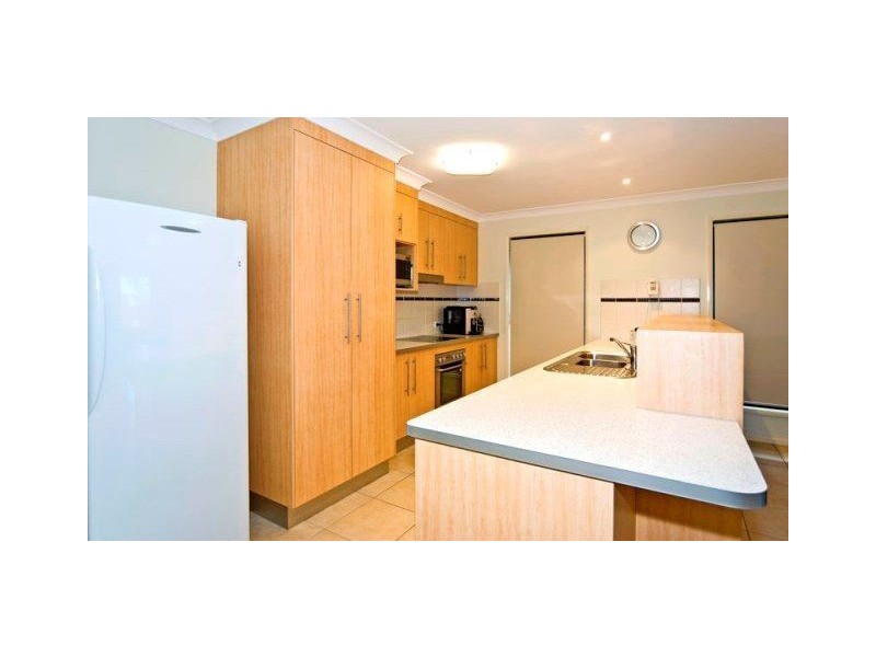 6 Daphne Place, Wakerley QLD 4154