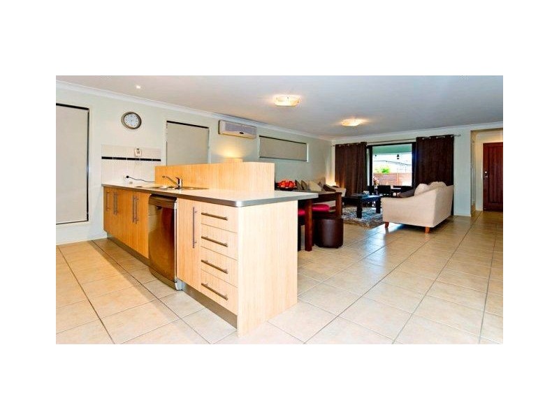 6 Daphne Place, Wakerley QLD 4154