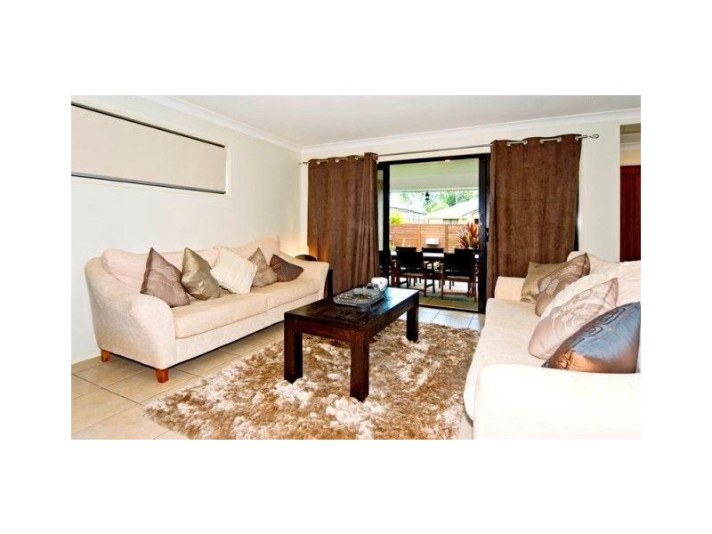 6 Daphne Place, Wakerley QLD 4154