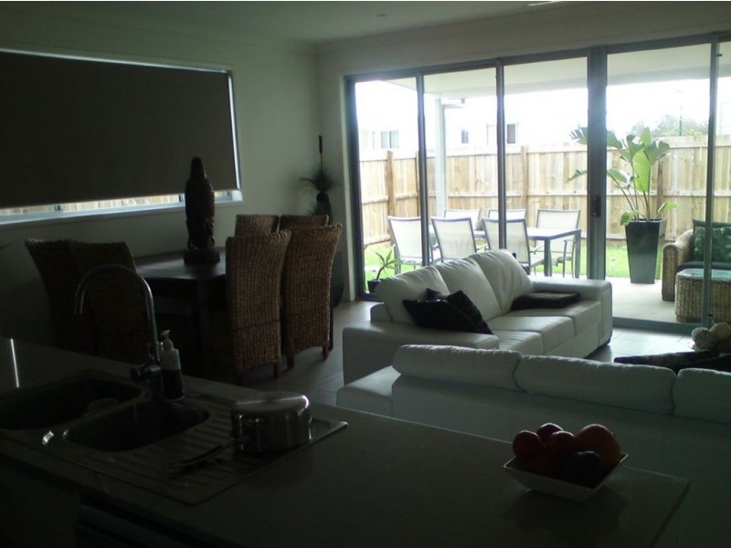 12 Lockyer Place, Wakerley QLD 4154