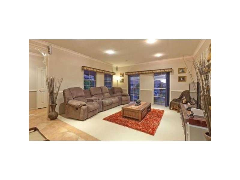 11 Razorback Close, Carindale QLD 4152