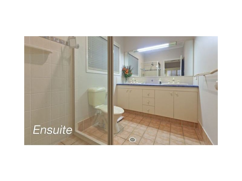 11 Razorback Close, Carindale QLD 4152