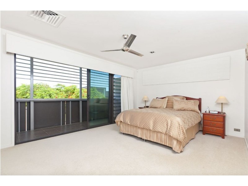 59 Waterline Crescent, Bulimba QLD 4171