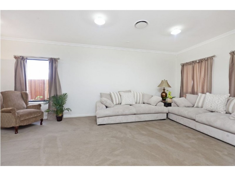 11 Nile Close, Wakerley QLD 4154