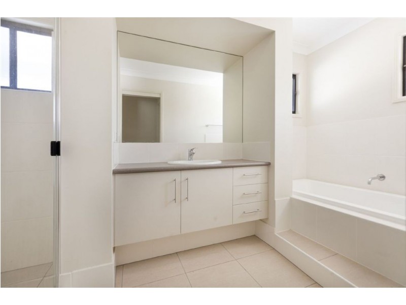 9 Chipping Close, Wakerley QLD 4154