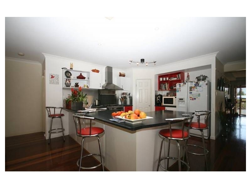 28 Fennessy Close, Wakerley QLD 4154