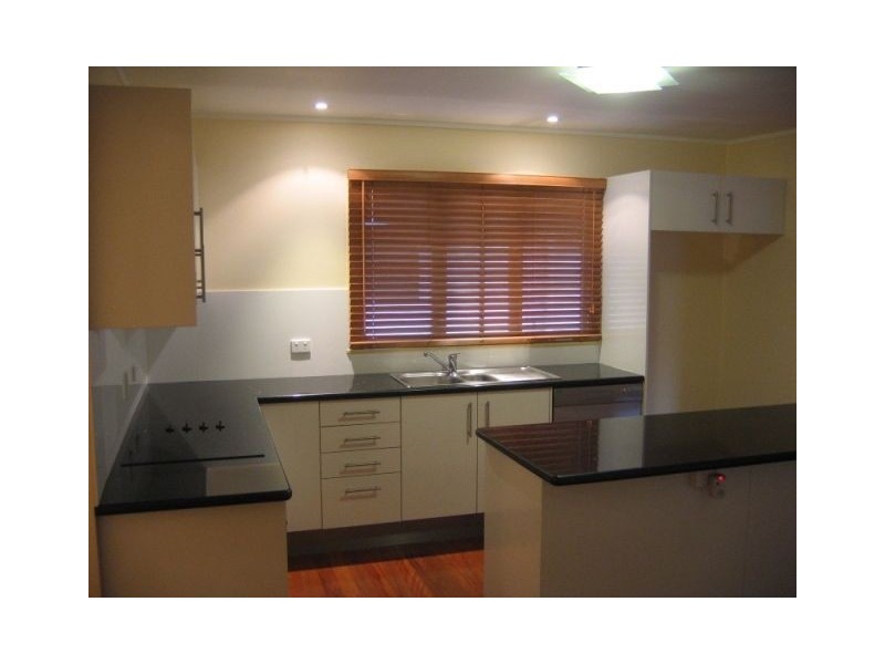 87 Moreton Avenue, Wynnum QLD 4178