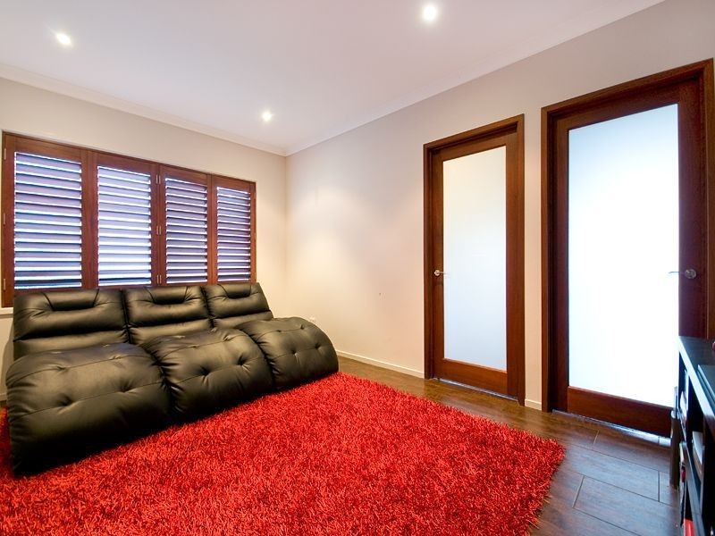 27 Red Gum Crescent, Wakerley QLD 4154