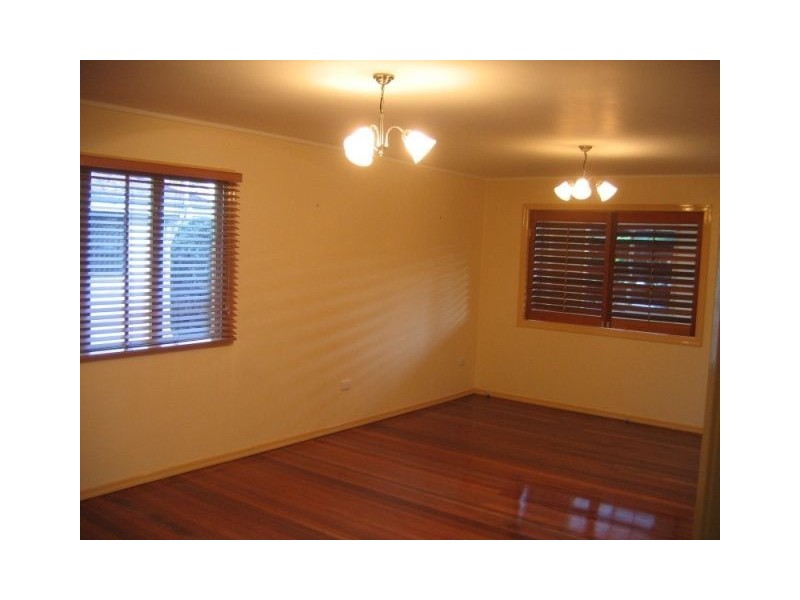 87 Moreton Avenue, Wynnum QLD 4178