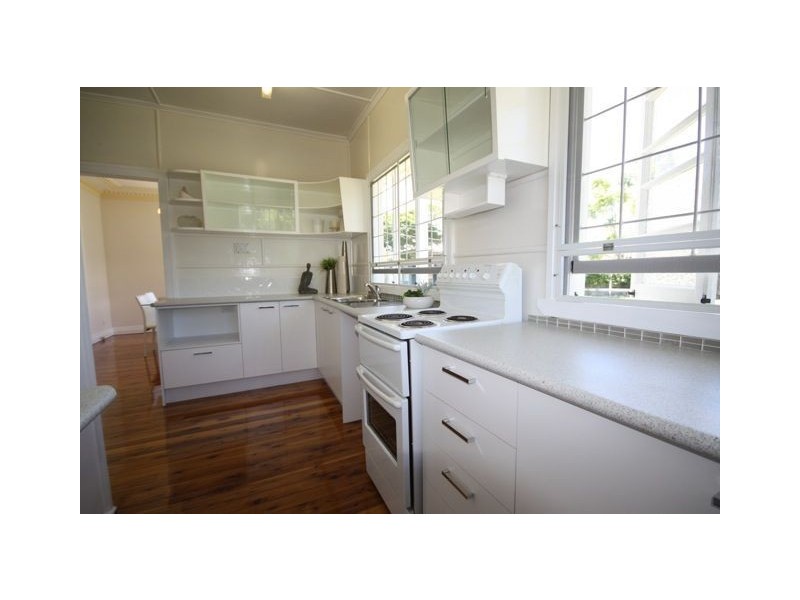 46 Crown Street, Wynnum QLD 4178