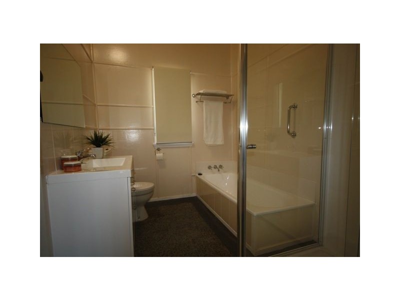 46 Crown Street, Wynnum QLD 4178