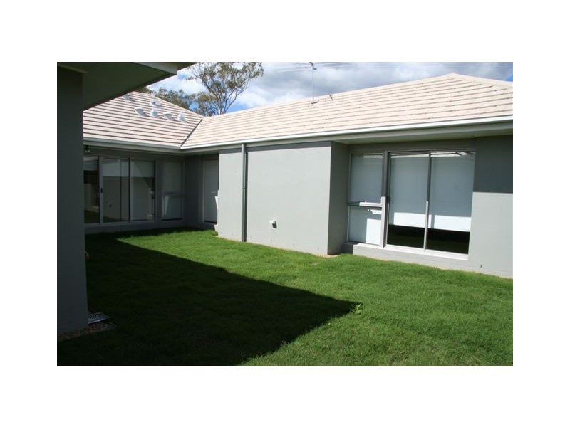 37 Watervale Parade, Wakerley QLD 4154