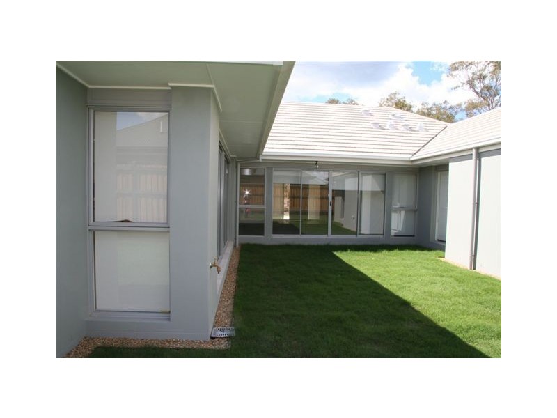 37 Watervale Parade, Wakerley QLD 4154
