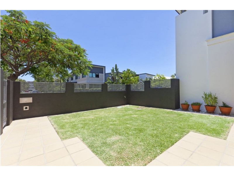 59 Waterline Crescent, Bulimba QLD 4171