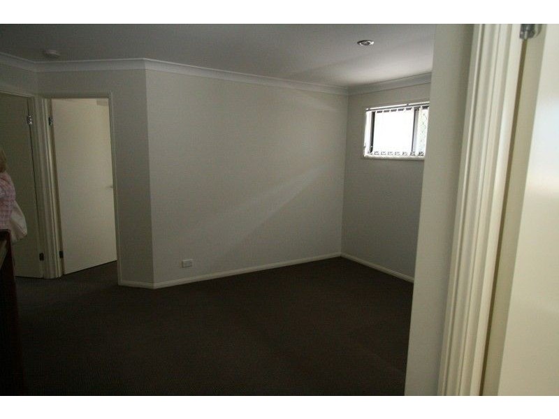 27 Rymera Crescent, Gumdale QLD 4154