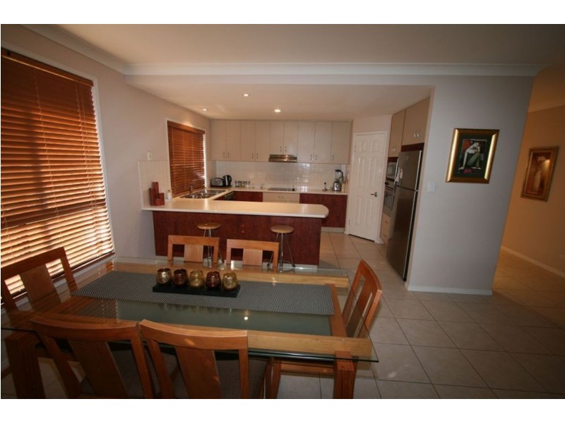 12 Williams Street, Wakerley QLD 4154