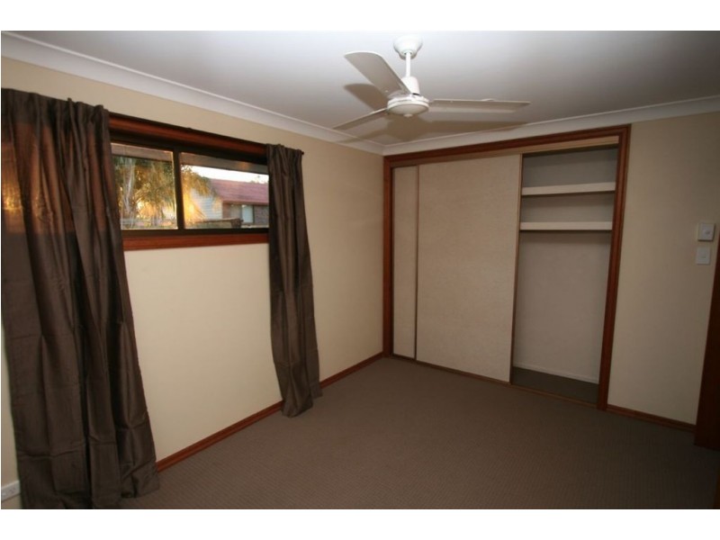 27 Risdon Street, Carindale QLD 4152